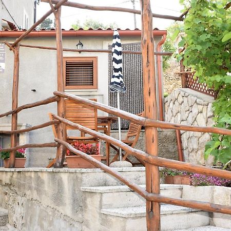 Apartment Anamarija Valun Exterior foto